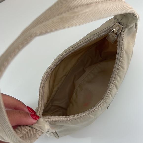Nude Prada Re-Edition Y2K Shoulder Purse - Picture 6 of 15